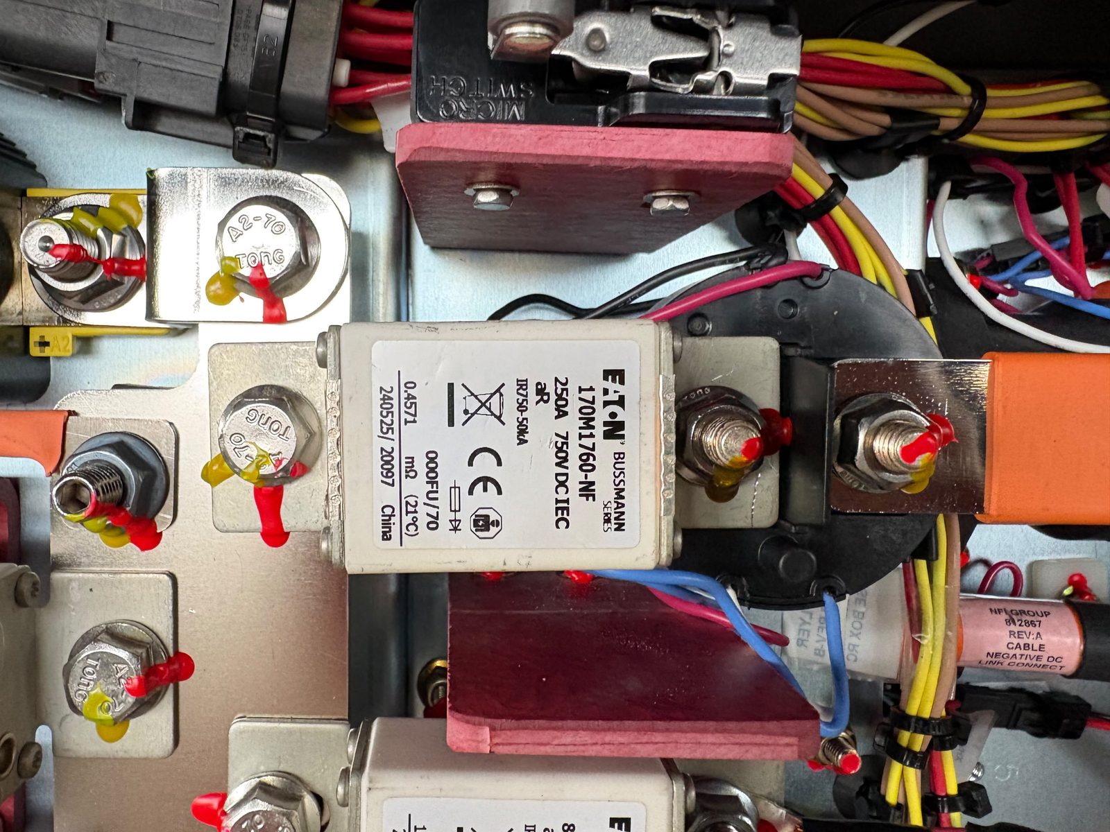Eaton Bussmann 250 A, 750 V DC high voltage fuse
